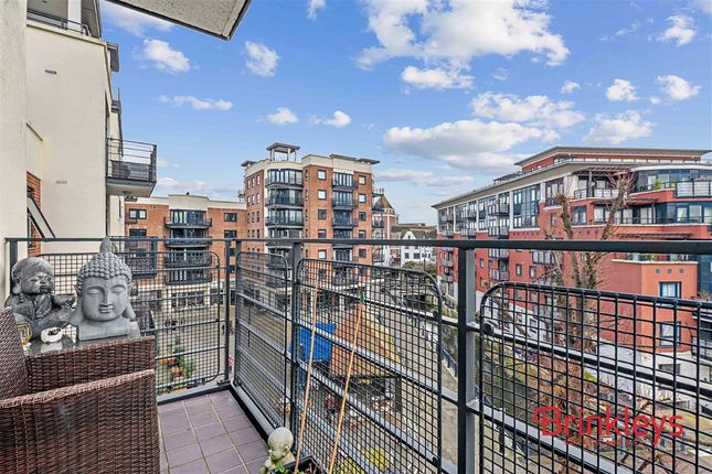 Flat to rent in Stevens House, Jerome Place, London