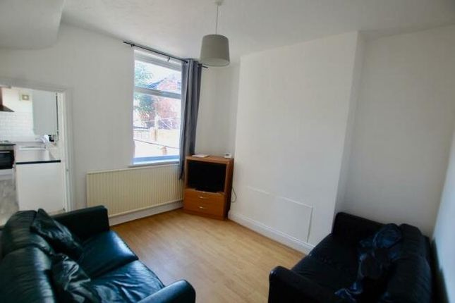 Terraced house to rent in Forest Grove, Nottingham, Nottinghamshire