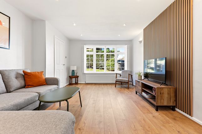 7, Greenacre Park Avenue, Leeds photo 3