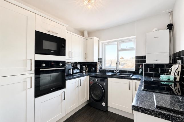 3 Mayflower Flats, Drew Street, Brixham photo 4