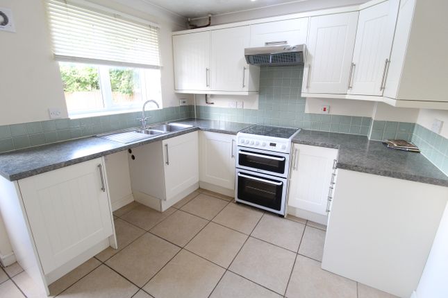 19, Rowan Drive, Bury St Edmunds photo 3