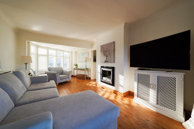46 Fern Crescent, Leicester photo 2