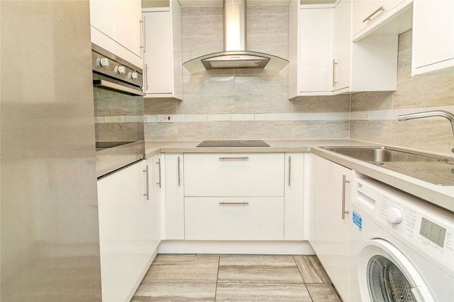 272, Conniburrow Boulevard, Milton Keynes photo 4