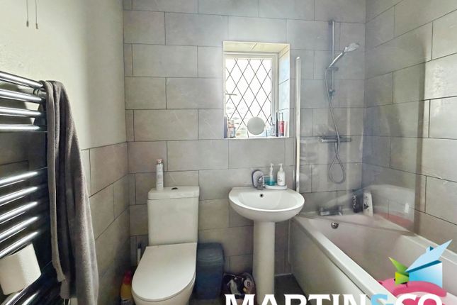 152, Bradford Road, Wakefield photo 4