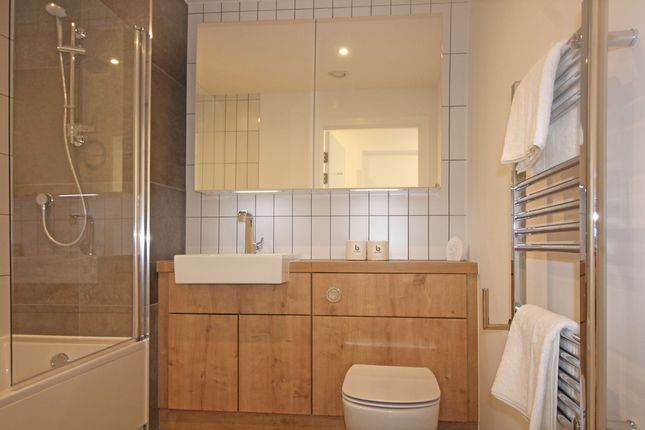 Flat 8 Lacewood Apartments, 4, Timberyard Street, Deptford photo 4