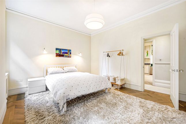 Flat for sale in Evelyn Mansions, Carlisle Place