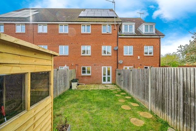 Terraced house for sale in Lawrence Hall End, Welwyn Garden City