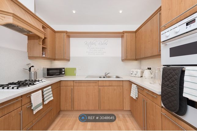 Mountcombe House, Chaucer Way, London photo 5