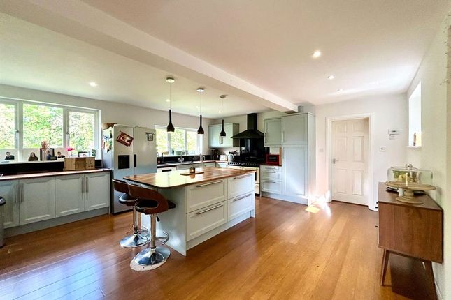 Wellbourne,, Vicarage Hill, Surrey photo 3