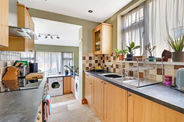 Semi Detached Home On A Quiet Road,, Raleigh Road, Devon photo 4