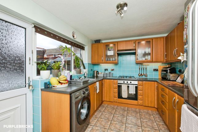 3, Thirston Close, Nottingham photo 2