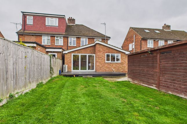 17 Tylers Road, High Wycombe photo 2