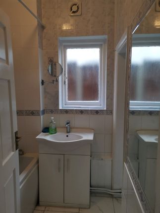 36A Fairfield Crescent, Edgware, Greater London photo 5