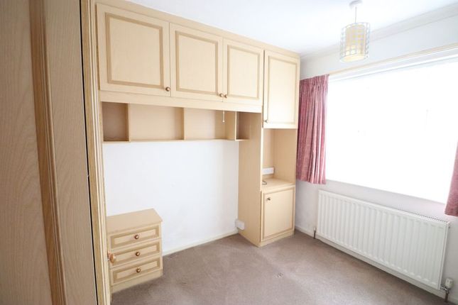 94, Gleneagles Crescent, Stoke-On-Trent photo 5