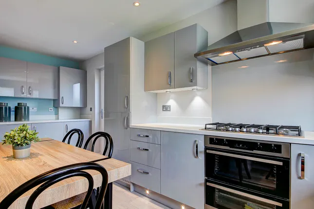Persimmon Homes - Royale Meadows