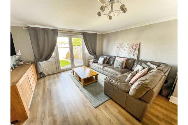 17, White Laithe Close, Leeds photo 2