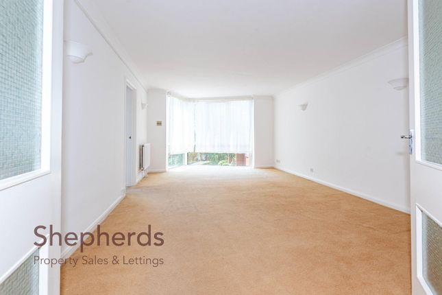42, Eversley Lodge, HODDESDON photo 4
