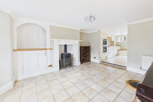 Cam02545G0-Pr0486-Still025