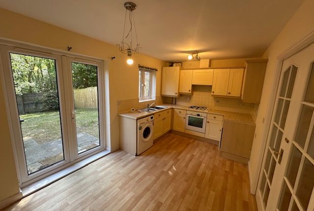 18 Oakway, Parc Penllergaer Swansea, Penllergaer photo 4