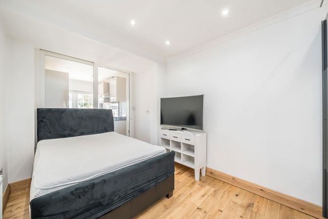 Ground Floor Unit, 33, Federal Road, Greenford photo 4