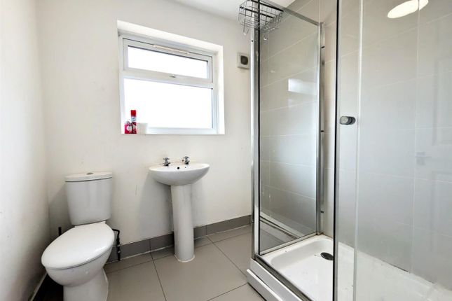 384B, Tuttle Hill, Nuneaton photo 4