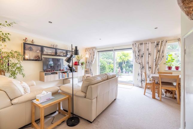 20, Summers Road, Burnham photo 3