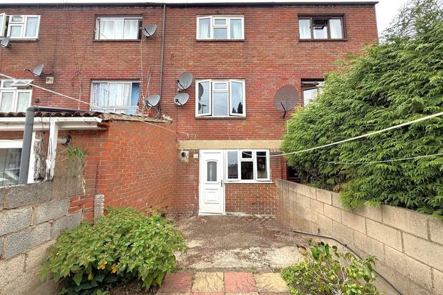 126, Western Avenue, Southall photo 3