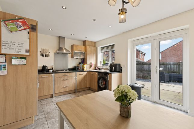 34 Carr House Road, Hyde Park, DN4 5ER photo 3