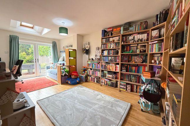 70 Newlyn Drive, Sale photo 3