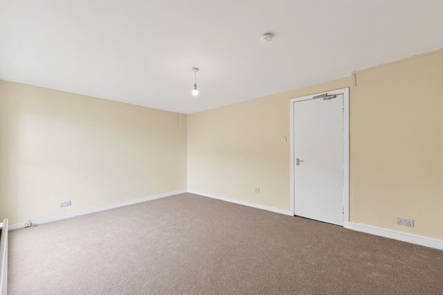 5, Mclauchlan Court, Darvel photo 4
