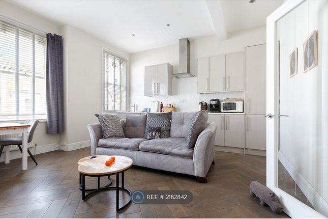 Thumbnail Flat to rent in Arlington Gardens, London