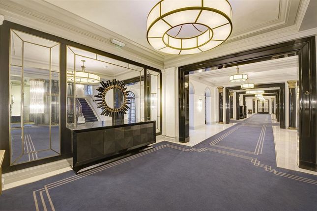 Flat for sale in Bryanston Court, George Street