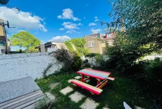Flat to rent in Purves Road, London