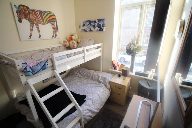 Flat for sale in Charles Street, Shipley