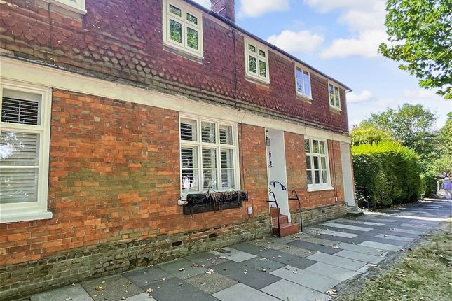 3-bed terraced on High Street, Tenterden, £400,000