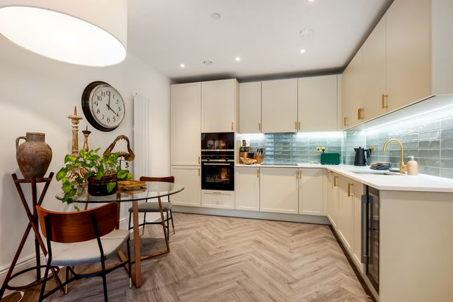 18, Bedivere House, Winchester photo 2