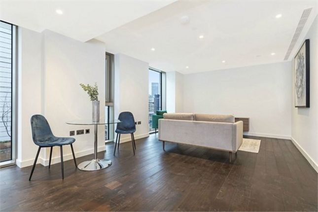 Flat for sale in Royal Mint Gardens, Tower Hill