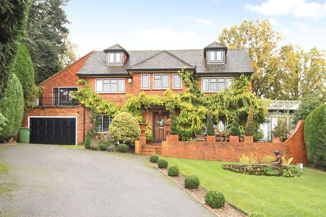 Thumbnail Detached house to rent in Park Close, Esher