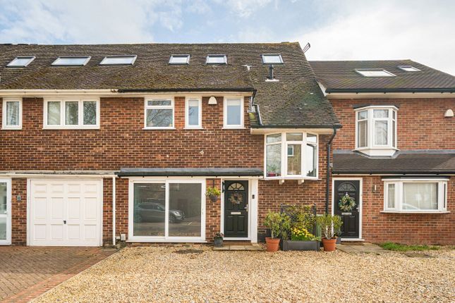 4-bed house on 2, Heron Court, Bromley, £700,000