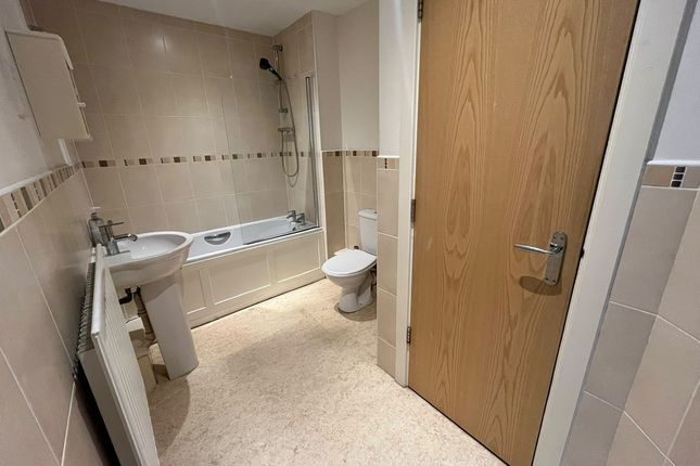 86, Milton Keynes photo 5