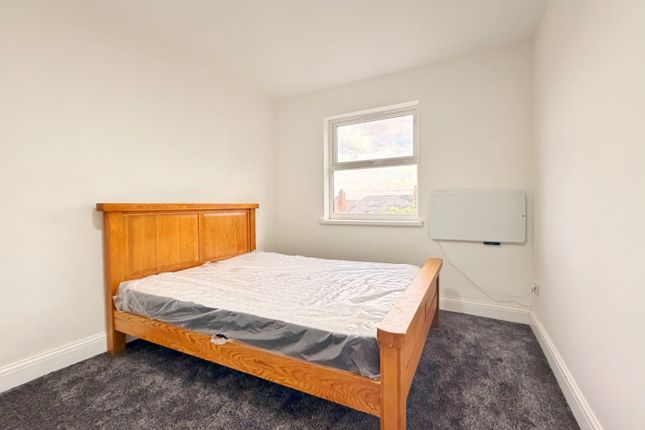 289A, Wood Lane , Dagenham photo 5