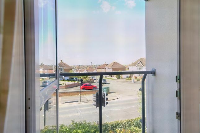 2-bed flat on 44 Wardington Court, Welford Road, Northampton, £120,000