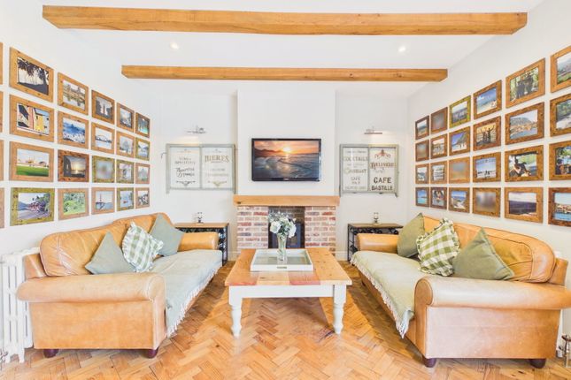 Denne View, Kerves Lane, Horsham photo 4