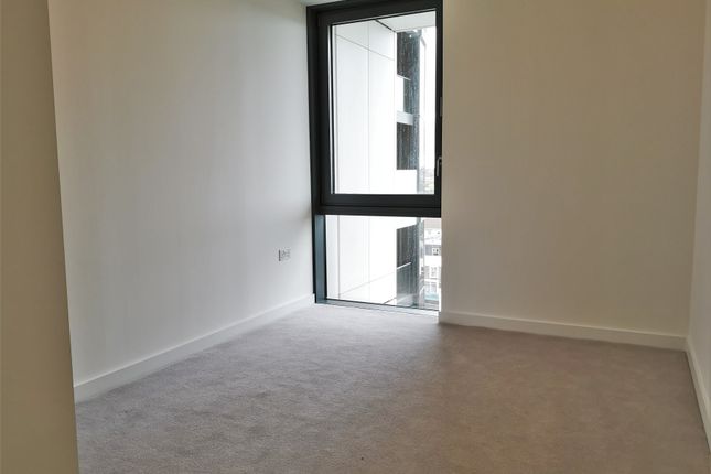 Flat for sale in Carriage House, 2 City North Place, Finsbury Park, London