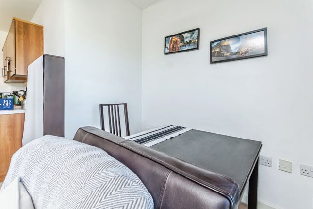 Flat 44, Longitude Apartments, 7, Addiscombe Grove, Croydon photo 4