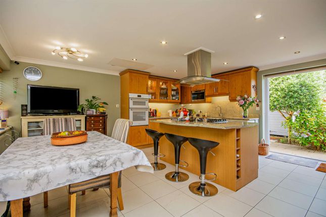 15, Southcroft, Englefield Green photo 2