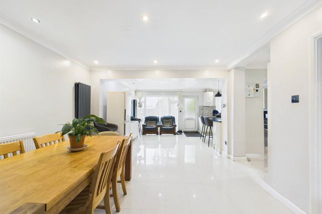5, Rutherwick Rise, Coulsdon photo 4