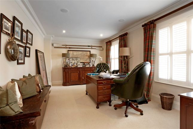 Detached house to rent in Penn Road, Beaconsfield, Buckinghamshire