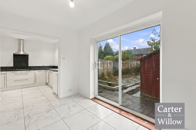 Charlton Crescent, Barking photo 4