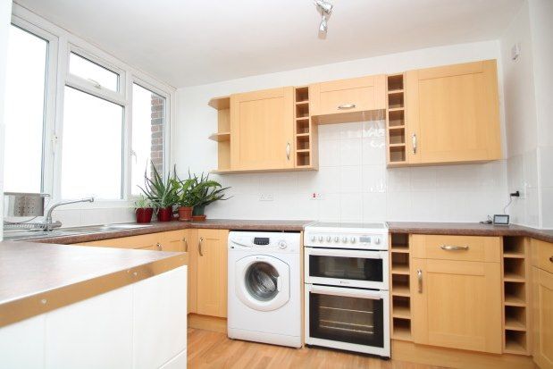 Thumbnail Flat to rent in Kingsmead, Westerham
